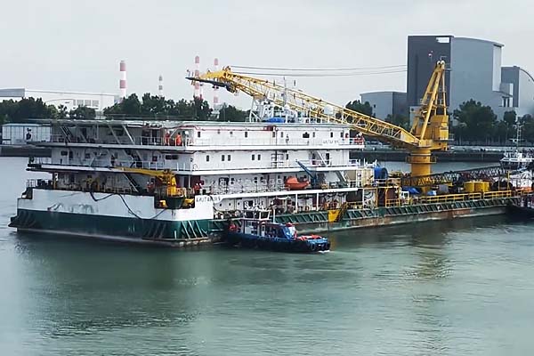 Accommodation Heavy Lift Barge