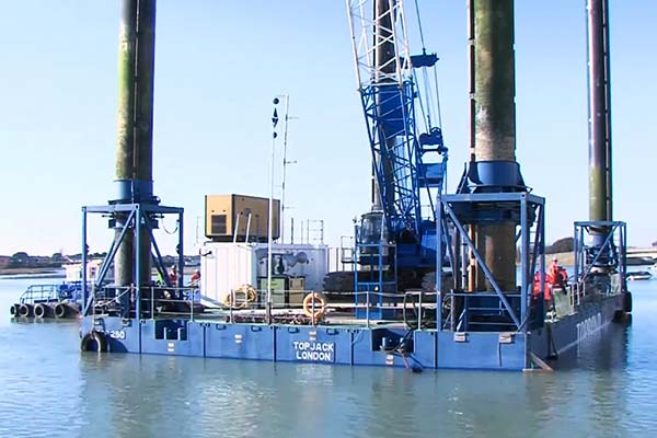 Moonpool Crane Jackup